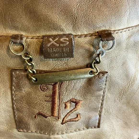 J2Vegan Leather Tobacco distressed Moto Jacket, XSmall Quilted w/ zip pockets - Picture 8 of 9